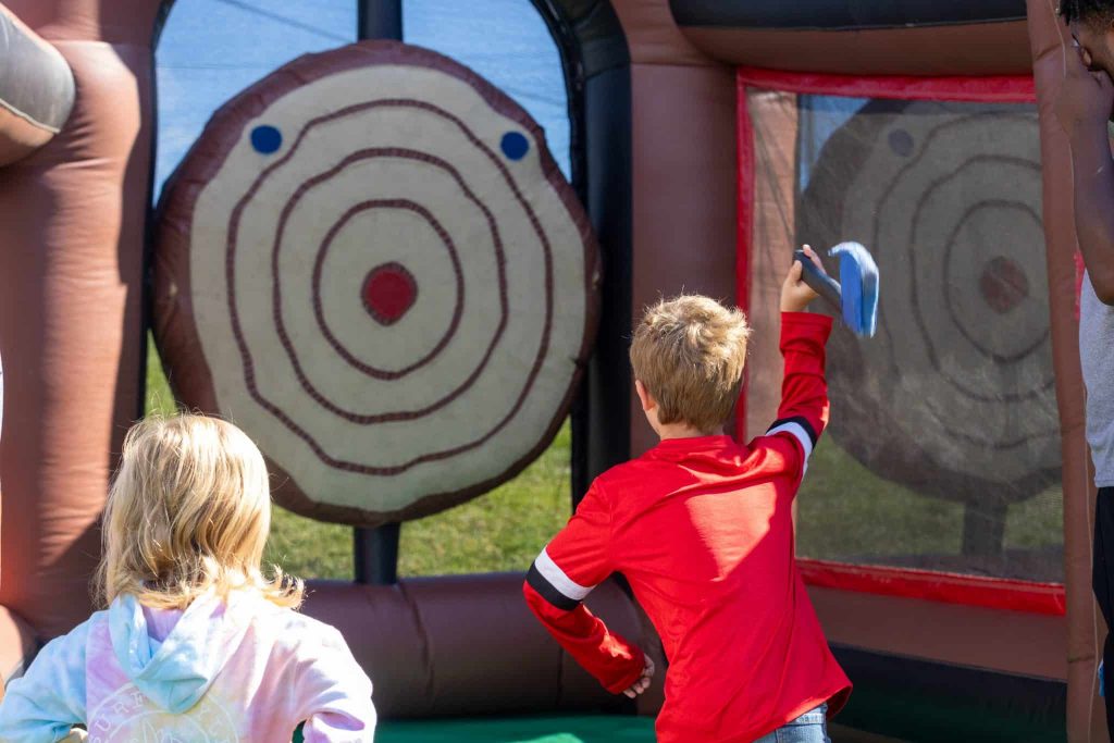 H Events & Catering large-scale event with employees and their families