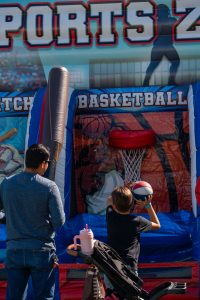 basketball shooting game in a family corporate event